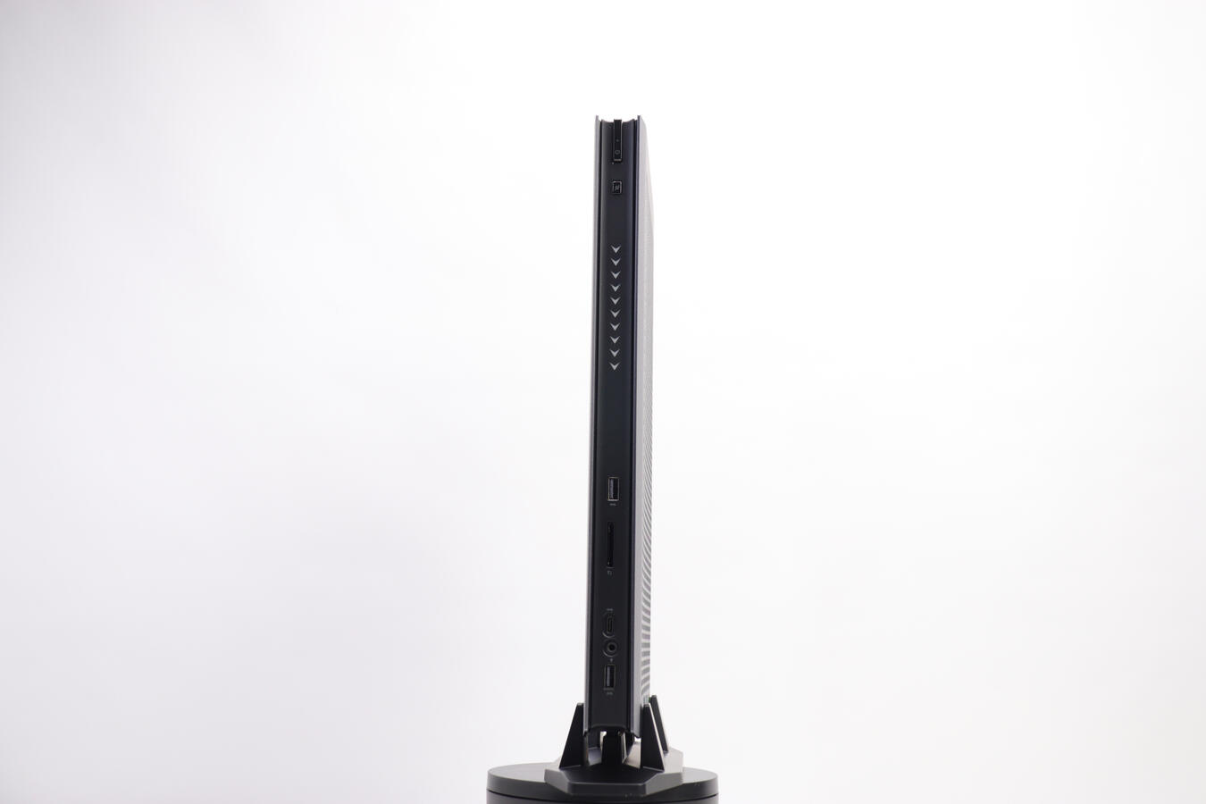 AtomMan - G7-Pro - Standing Front